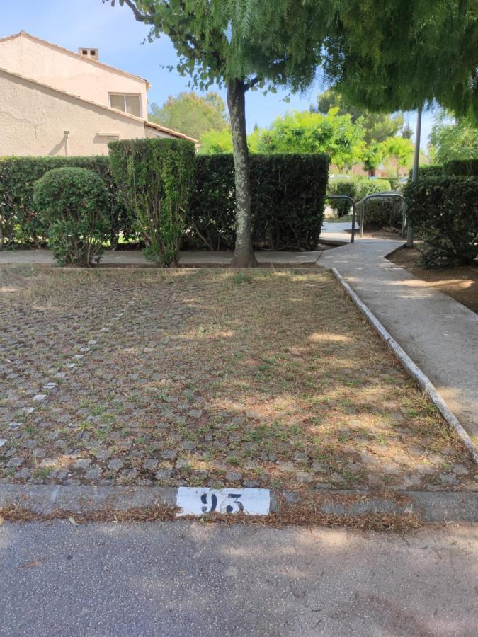 Agreable Studio Cabine Proche Mer La Londe-les-Maures Exterior photo